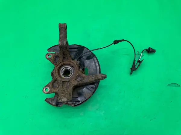 Honda OEM Oikea Etupyörän Napa ABS:lla image 3