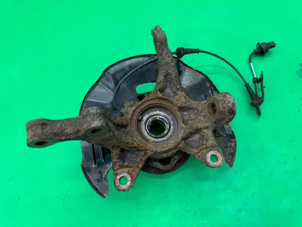 Honda OEM Oikea Etupyörän Napa ABS:lla image 4