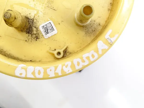 Brandstofpomp Audi A1 8X 1.6 TDI 6R0919050AC image 3