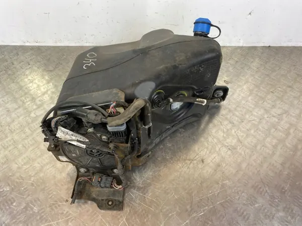 Tanque AdBlue Jaguar F-Pace OEM X7611405181111 image 9