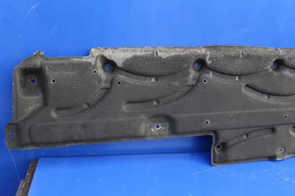 Nedre vänstra underplatta Mercedes CLS W218 A2126100608 image 3