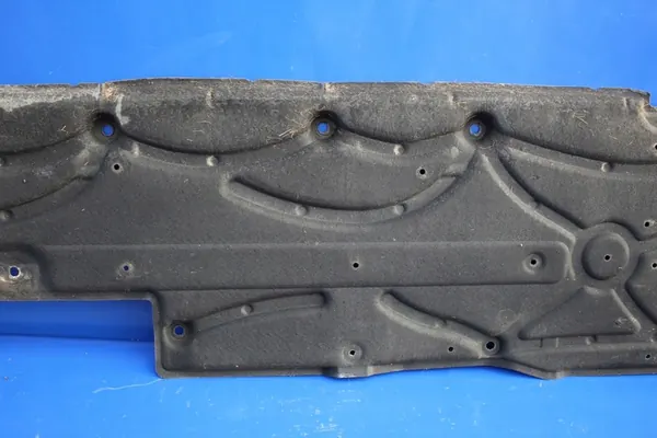 Nedre vänstra underplatta Mercedes CLS W218 A2126100608 image 4