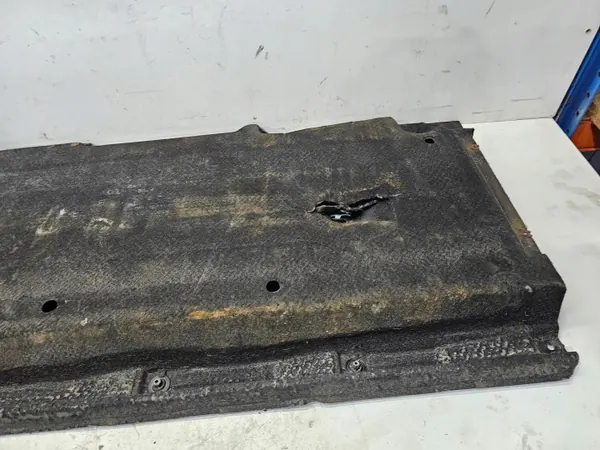 Audi Q3 Lift 8U Unterbodenschutz Links OEM 8U0825207 image 10