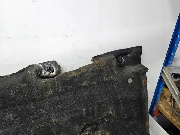 Audi Q3 Lift 8U Unterbodenschutz Links OEM 8U0825207 image 4