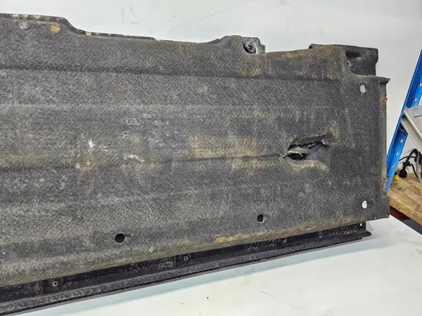 Audi Q3 Lift 8U Unterbodenschutz Links OEM 8U0825207 image 6