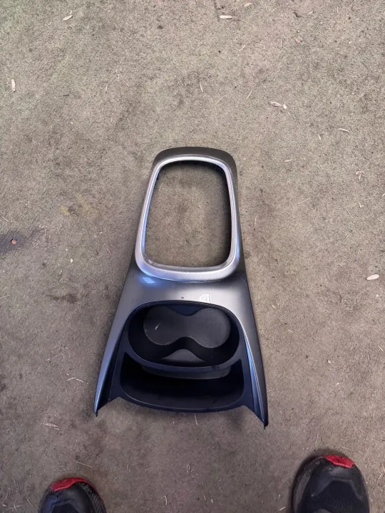Túnel Toyota Yaris III OEM 256032 - Pieza Usada image 3
