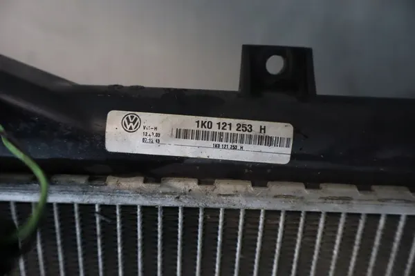 VW PASSAT B6 1.9 TDI Radiador de agua 1K0121253H image 5