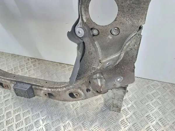 Mercedes-Benz S W222 Voorste hulpframe OEM 2226200187 image 5