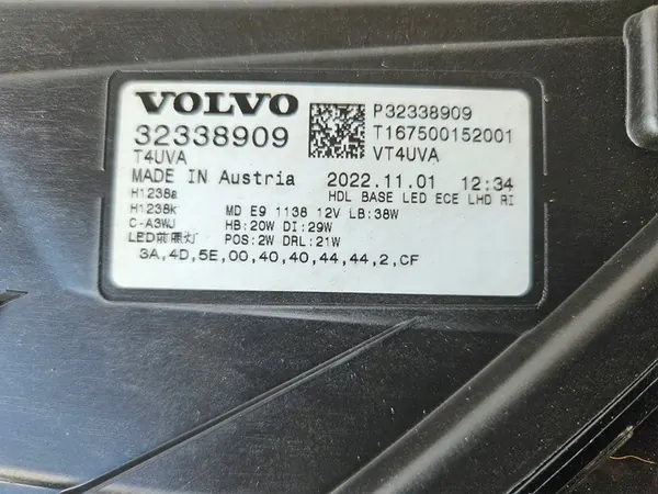 VOLVO XC40 LIFT RECHTS FULL LED LAMPE 32338909 image 6
