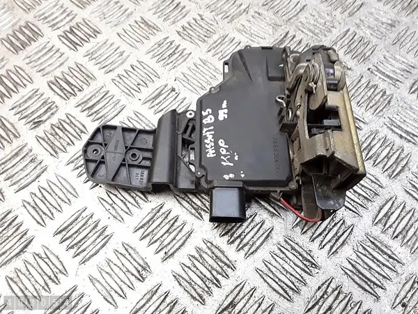 Linke Vordertürschloss VW PASSAT B7 ALLTRACK 3B0837867 image 3