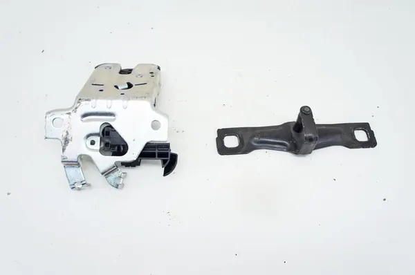 Skoda Octavia IV Baklucka Lås TO032 654827505 image 2