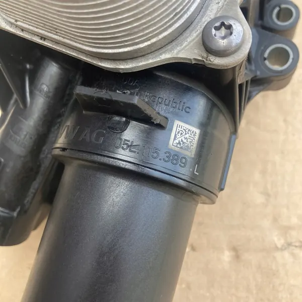 VW GOLF 7 GTD 2.0 TDI Olje Filter Bas 05L115389L image 3