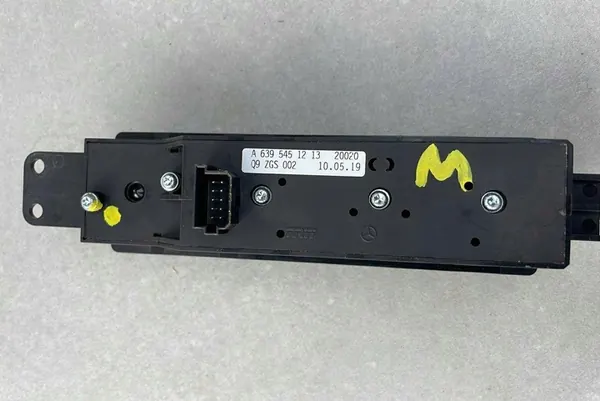 Raam Schakelpaneel Mercedes Vito A6395451213 image 2
