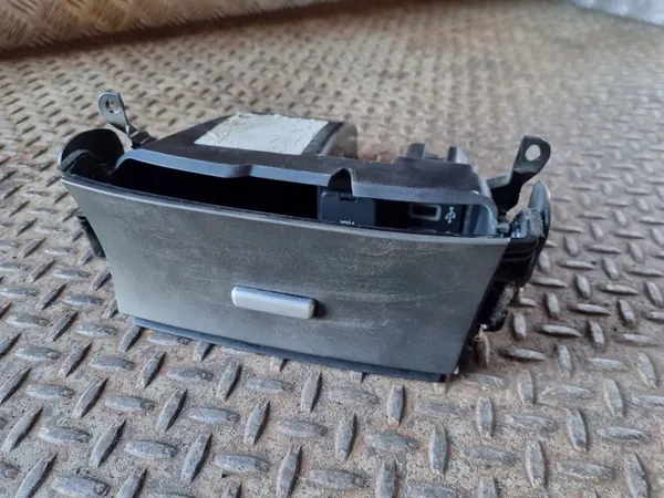 Cenicero delantero Ford Galaxy OEM EM2BR044C16AW image 2