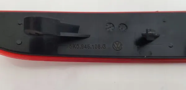 VW GOLF 6 LIFT HB Oikea Heijastin 5K0945106G image 5