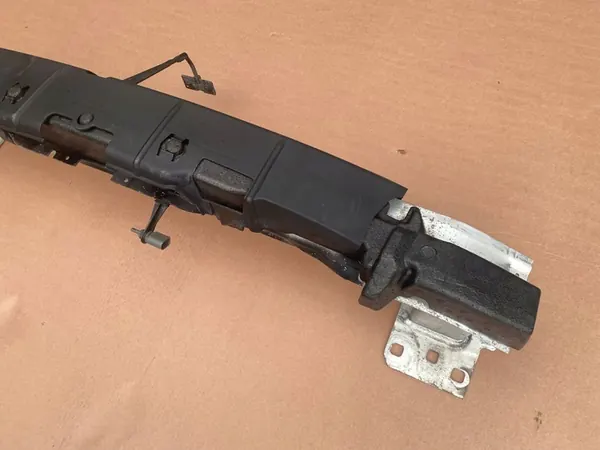 AUDI A3 8V Etupuskuri Iskunvaimennin 8V0807109B OEM image 4