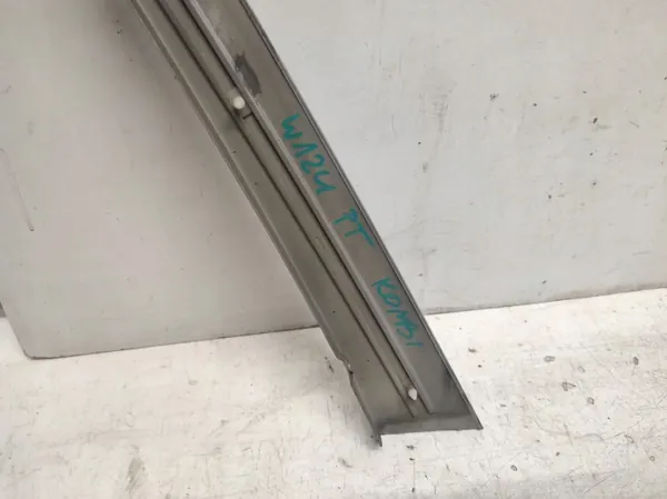 Junta ventana trasera derecha OEM PAW426 Mercedes E W124 image 4