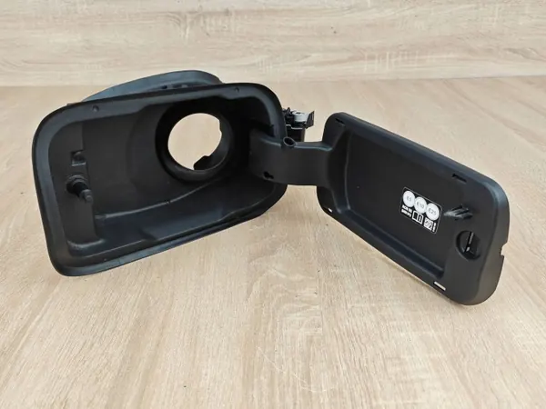 Brandstofklep motorafdekking BMW G30 OEM 7387939 image 2