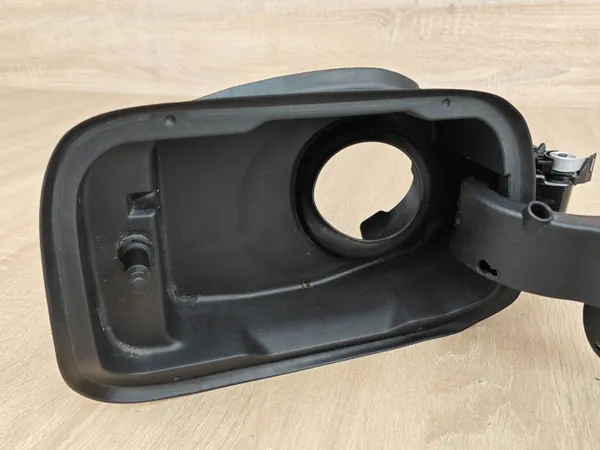 Brandstofklep motorafdekking BMW G30 OEM 7387939 image 3