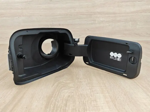 Brandstofklep motorafdekking BMW G30 OEM 7387939 image 5