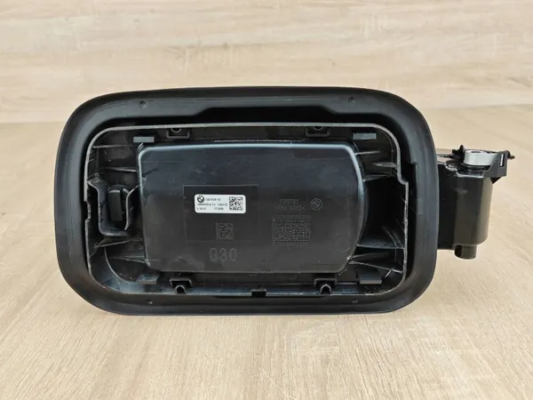 Brandstofklep motorafdekking BMW G30 OEM 7387939 image 6