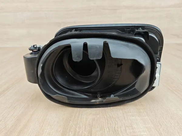 Brandstofklep motorafdekking BMW G30 OEM 7387939 image 7