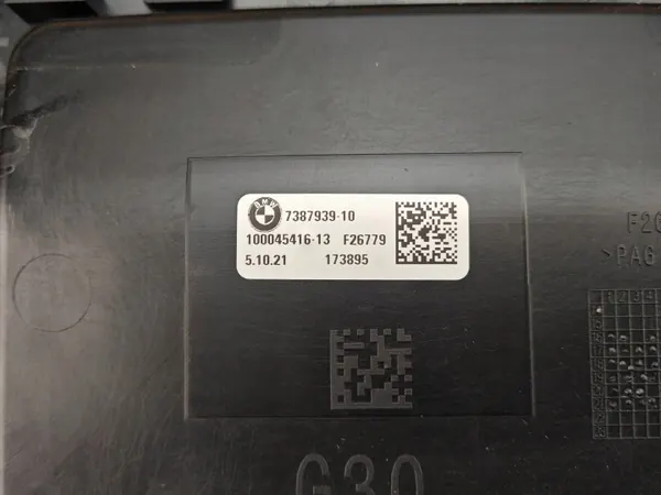 Brandstofklep motorafdekking BMW G30 OEM 7387939 image 9