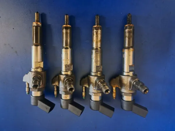 Inyector Ford OE 9802448680 para Focus 1.6 TDCI image 2