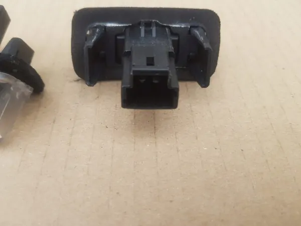 Toyota Avensis T27 2009-11 bakluckelampa OEM image 3