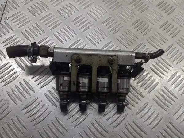 Rampe d'injection gaz OEM 67R-010135 Toyota Corolla image 3