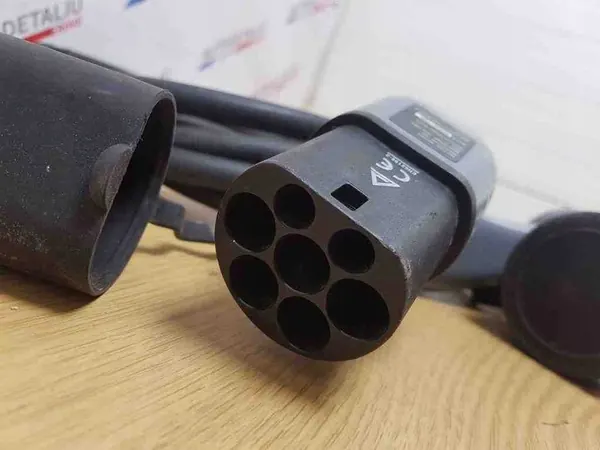 BMW 3 Series Battery Charging Cable 2016 OEM 3500214 image 4