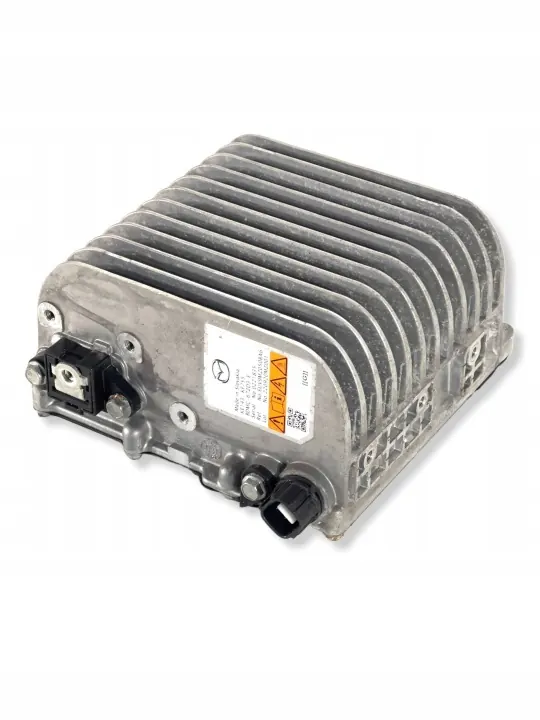 Mazda 3 IV BP Converter Module BDMC-67ZD3-E image 2