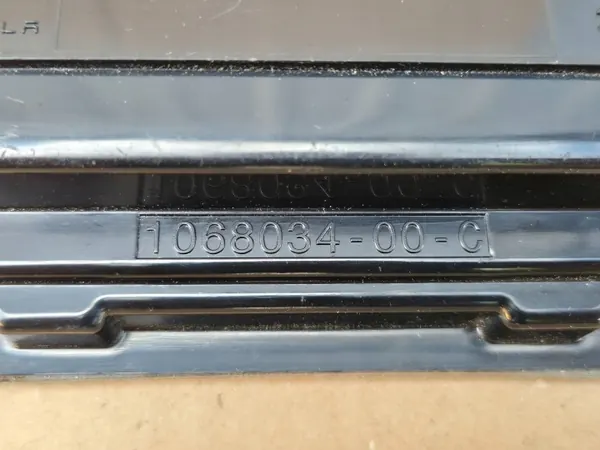 Couvercle Filtre Habitacle Tesla Model S OEM 126929 image 4