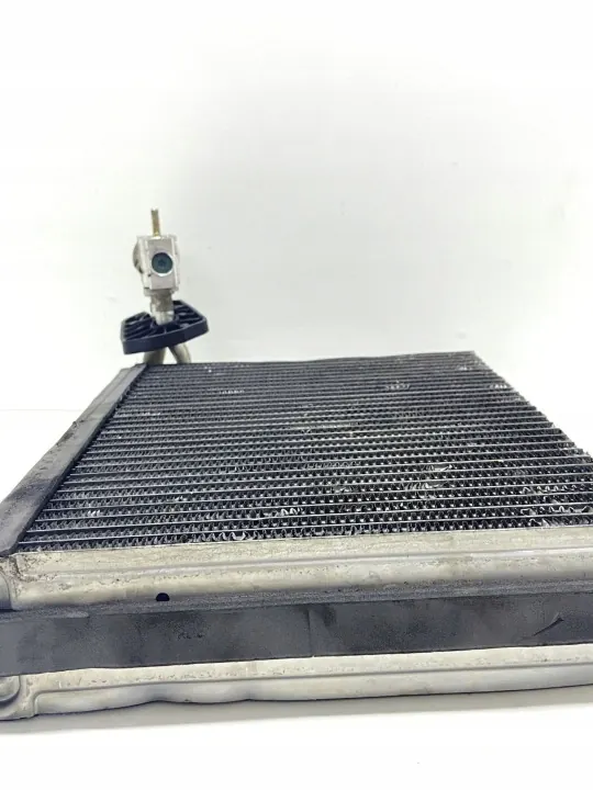 Mercedes-Benz ilmastointihöyrystin OEM RTX80515 - Käytetty image 3