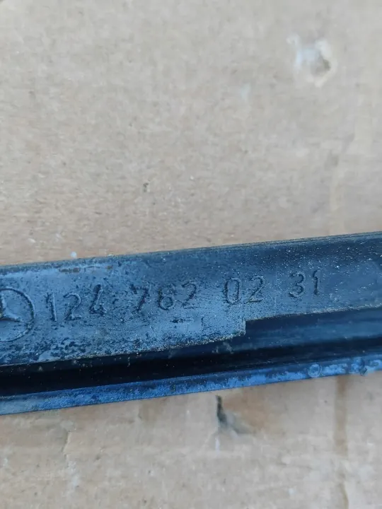 Mercedes W124 ohjauskiinnike OEM 1247820231/1247820131 image 3