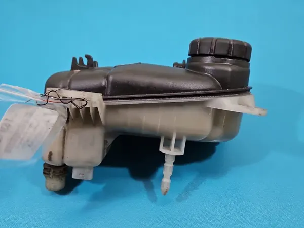 Uitzettank OEM A4475000049 Mercedes Vito W447 image 3