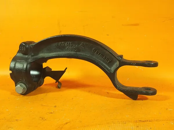Audi A7 4G Oikea Jousituskiinnike OEM 8k0413038l image 4
