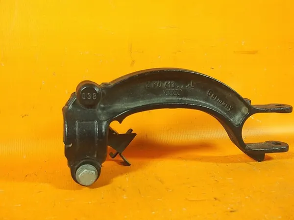 Audi A7 4G Oikea Jousituskiinnike OEM 8k0413038l image 5