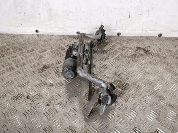 Toyota Prius 2011 Frontscheibenwischerarm OEM 1593003121 image 4