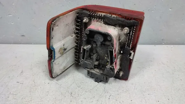 Lámpara Trasera Derecha Hella Audi 100 C3 image 5