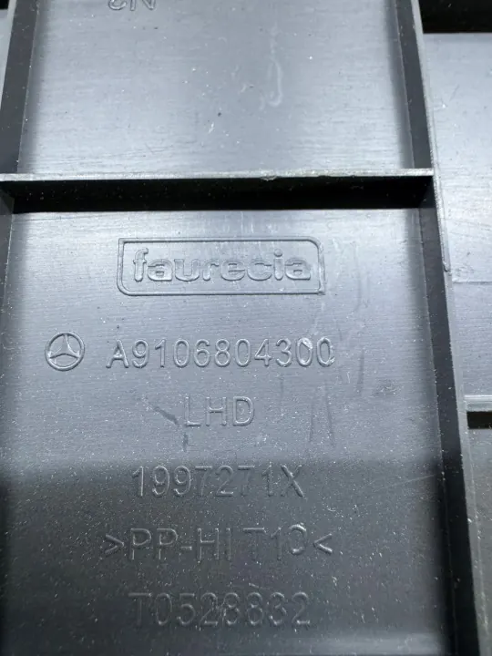 Mercedes Sprinter W910 Konsolin Peite OEM A9106804300 image 3