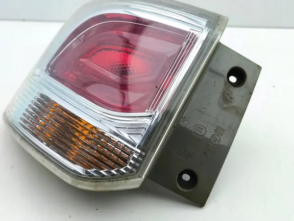 Luz trasera izquierda Mitsubishi Outlander 2013 image 2
