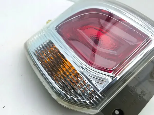 Luz trasera izquierda Mitsubishi Outlander 2013 image 3