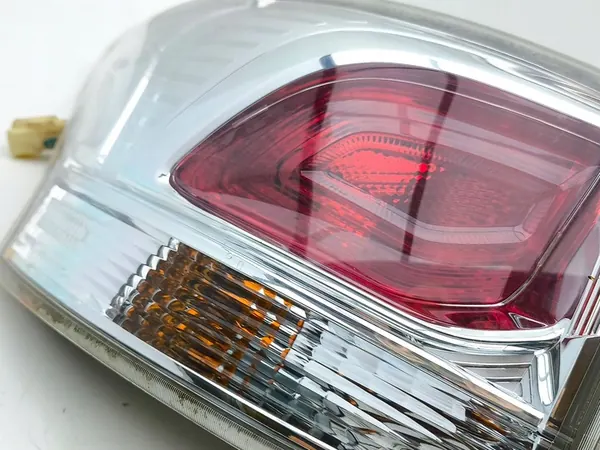 Luz trasera izquierda Mitsubishi Outlander 2013 image 4