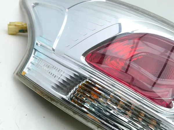 Luz trasera izquierda Mitsubishi Outlander 2013 image 5