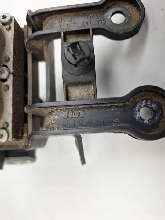 AUDI A6 C6 Verwarmingspomp Solenoïde 4F1959617A image 9