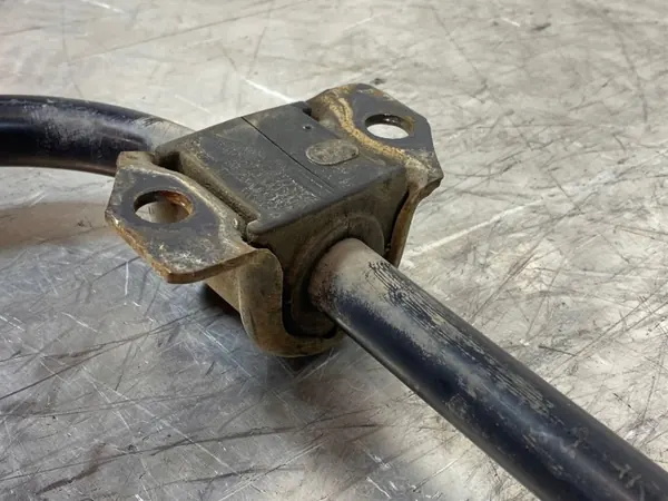 Barre stabilisatrice arrière Dodge RAM 2015 OEM P68061791AA image 4
