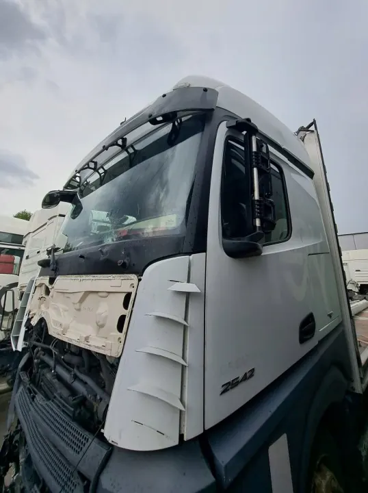 Mercedes-Benz OE Cabineskelet & Deuren - Gebruikt image 2