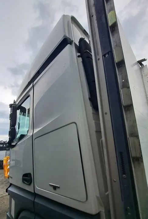 Mercedes-Benz OE Cabineskelet & Deuren - Gebruikt image 6