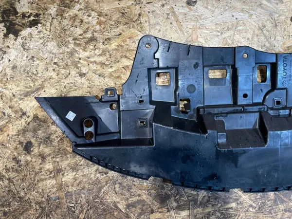 Toyota Yaris Cross Frontstoßstangenschutz OEM 52618-0D180 image 3